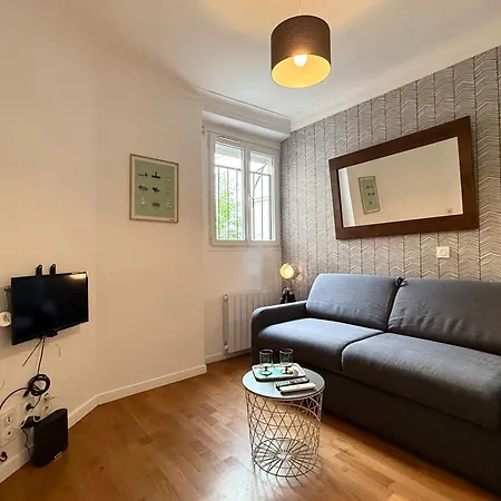 Elegant - 2 Guests - 2 Min Walk From Metro