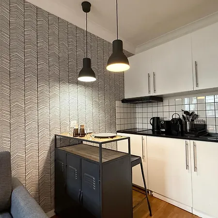 Apartment Elegant - 2 Guests - 2 Min Walk From Metro