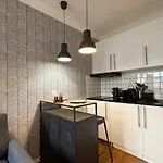 Apartment Elegant - 2 Guests - 2 Min Walk From Metro