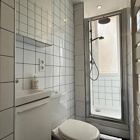 Apartment Elegant - 2 Guests - 2 Min Walk From Metro *