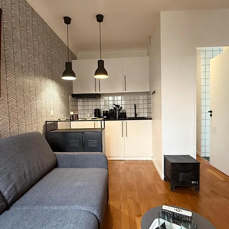 Elegant - 2 Guests - 2 Min Walk From Metro *