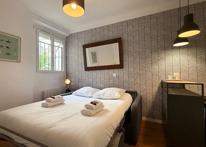 Elegant - 2 Guests - 2 Min Walk From Metro Апартаменты