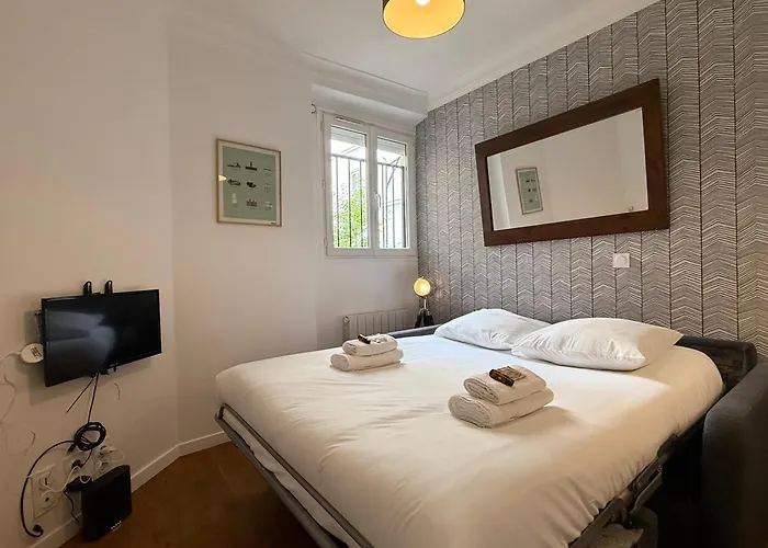 Elegant - 2 Guests - 2 Min Walk From Metro *