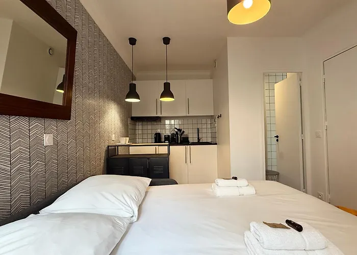 Elegant - 2 Guests - 2 Min Walk From Metro Париж