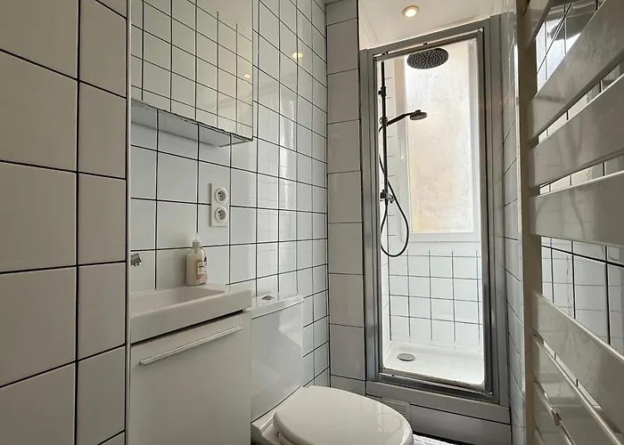 Апартаменты Elegant - 2 Guests - 2 Min Walk From Metro *