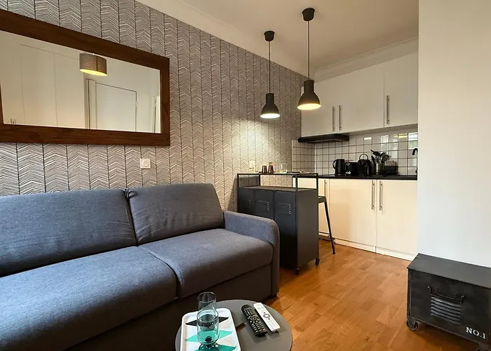 Elegant - 2 Guests - 2 Min Walk From Metro *